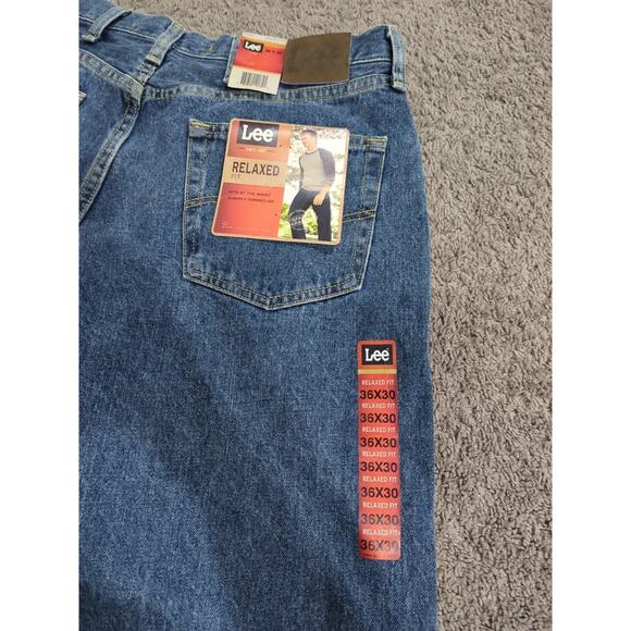 NWT Lee Men Relaxed Fit Straight Leg Comfortable All Cotton Denim Jeans 36 x 30 - Picture 3 of 3